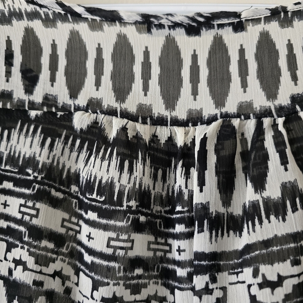 Black n White Sheer Crop Top Shortsleeve Cuffed Blouse Aztec Soop Neck LARGE - Picture 10 of 12